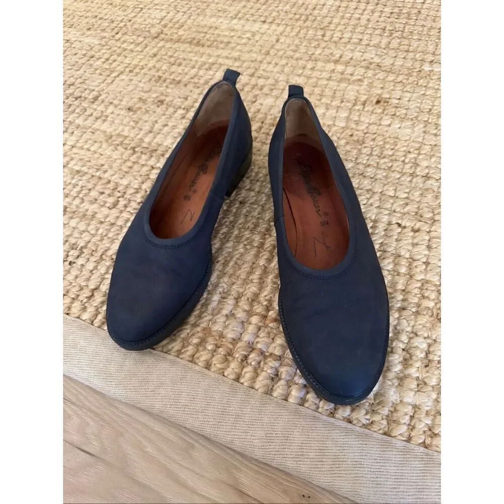 Eddie Bauer Black Nubuck Leather Flats Made in Italy Slip On Shoes Women 8N